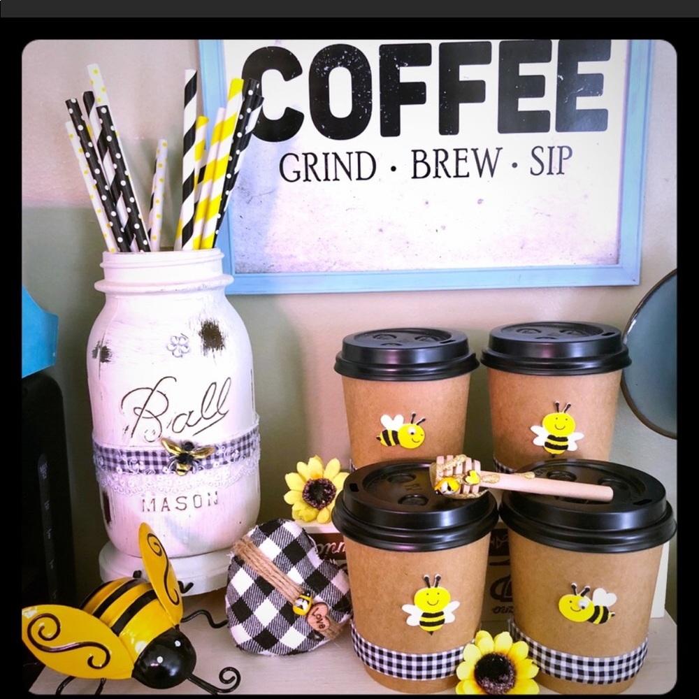 EUC Bee decor mason Jar
